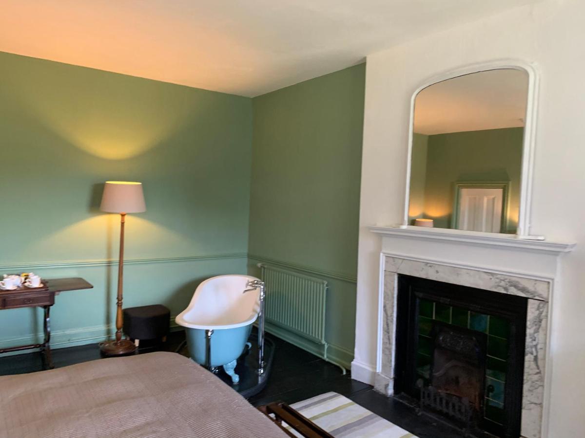 The Old Vicarage Bed and Breakfast Kington  Esterno foto