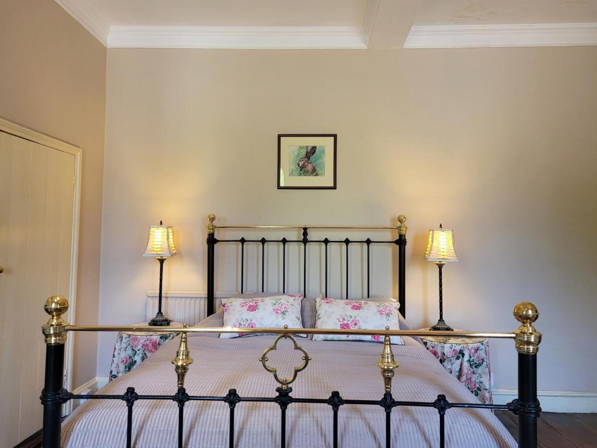 The Old Vicarage Bed and Breakfast Kington  Esterno foto